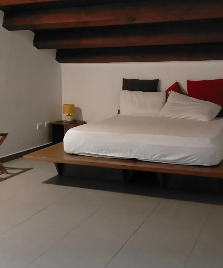 Sopramoltivolti Hotel Palermo